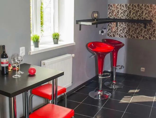 Modern Red * Leópolis